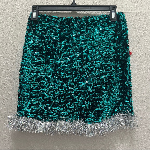 Love on a hanger Women's Christmas Teal Sequin Decorated Mini Skirt Small - Picture 6 of 8